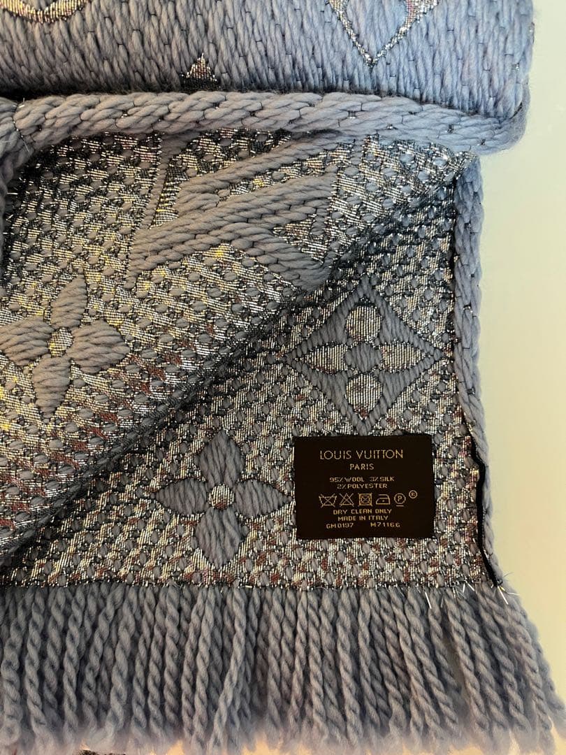 HiKari 　Louis Vuitton ライトブルー マフラー