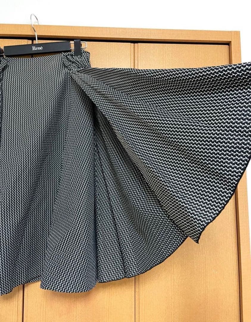 ヒ*読様 フォクシー　アディアム　スカート