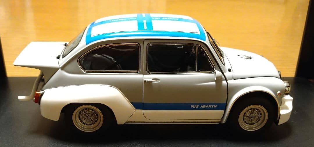 オートアート 1/18 フィアット アバルト 1000 TCR マットグレイ