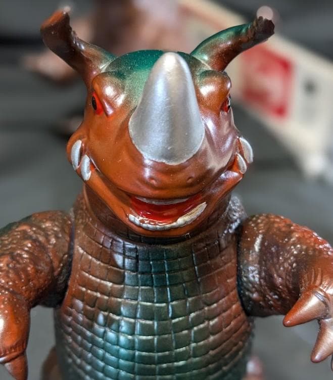 パゴス四足歩行版・ネロンガ（マルサン）ソフビフィギュア２体セット