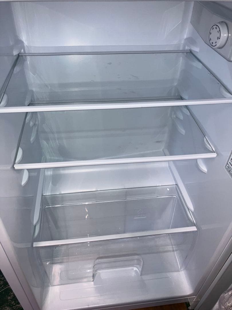 10h59 Hisense 120L 冷凍冷蔵庫 HR-B12E2W 2023年