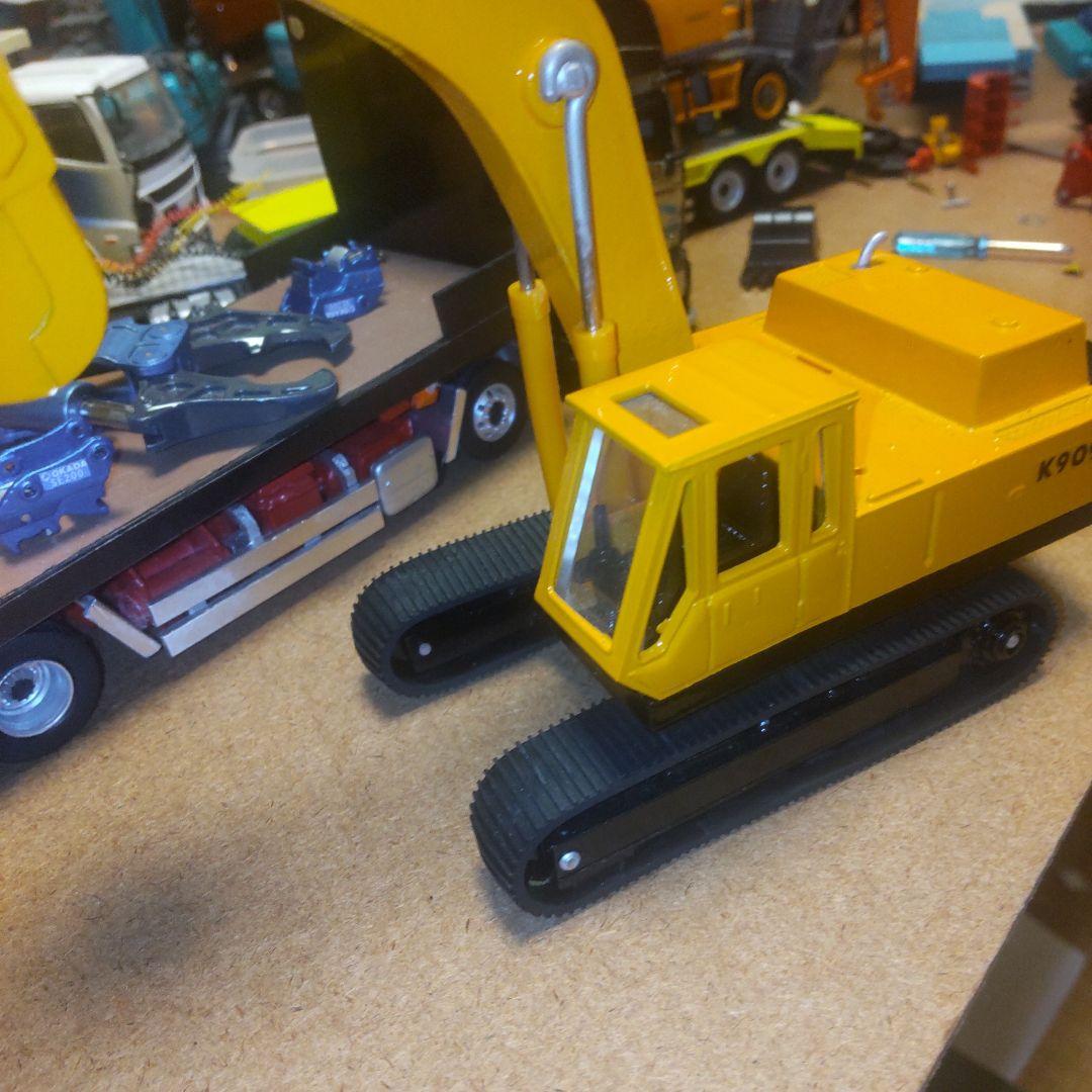 KOBELCO K909A ミニチュア重機　　1/50
