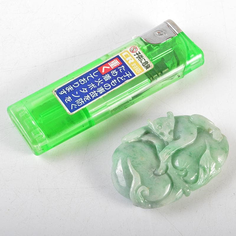 中国　玉石翡翠彫刻　神獣果実刻　根付　紙鎮　置物　C　R5855