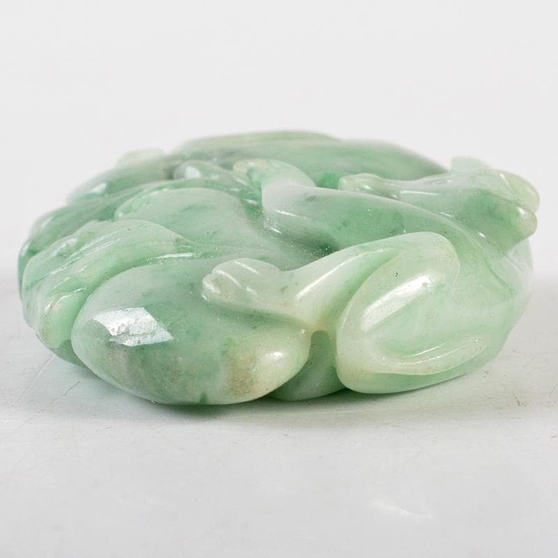 中国　玉石翡翠彫刻　神獣果実刻　根付　紙鎮　置物　C　R5855