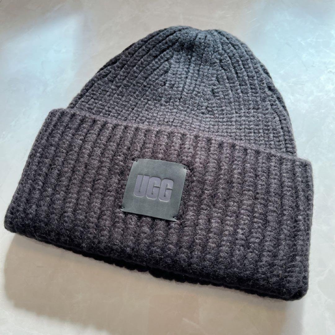 新品未使用 UGG ニット帽 BLACK ブラック