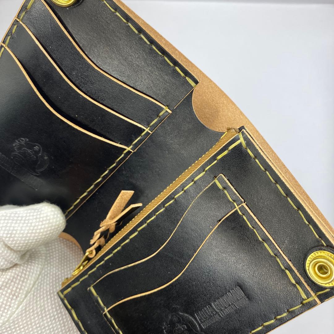 折らずお札収納 真鍮 丘染めブラックの無骨トラッカーウォレット