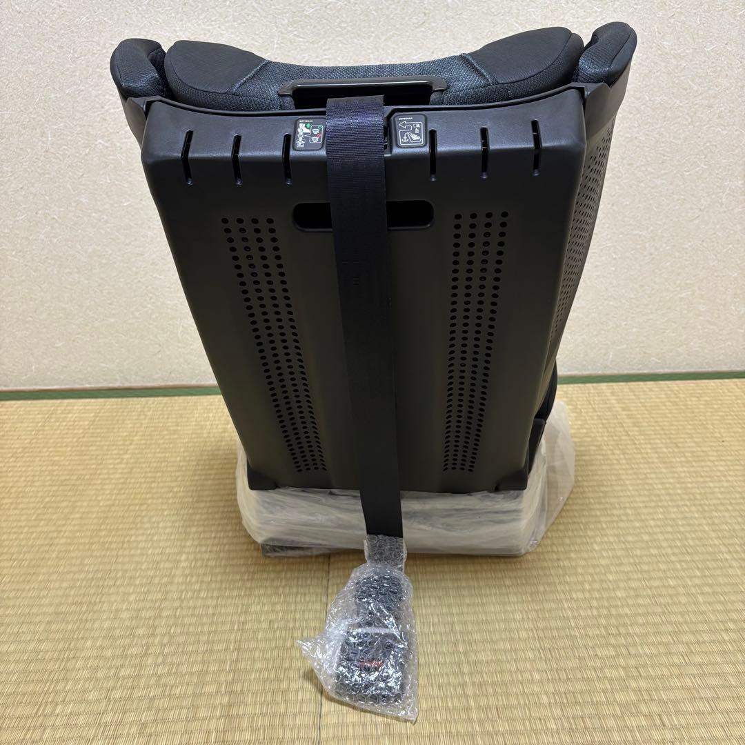 カーメイト　エールべべ　パパットR パールブラック　チャイルドシート　CF135