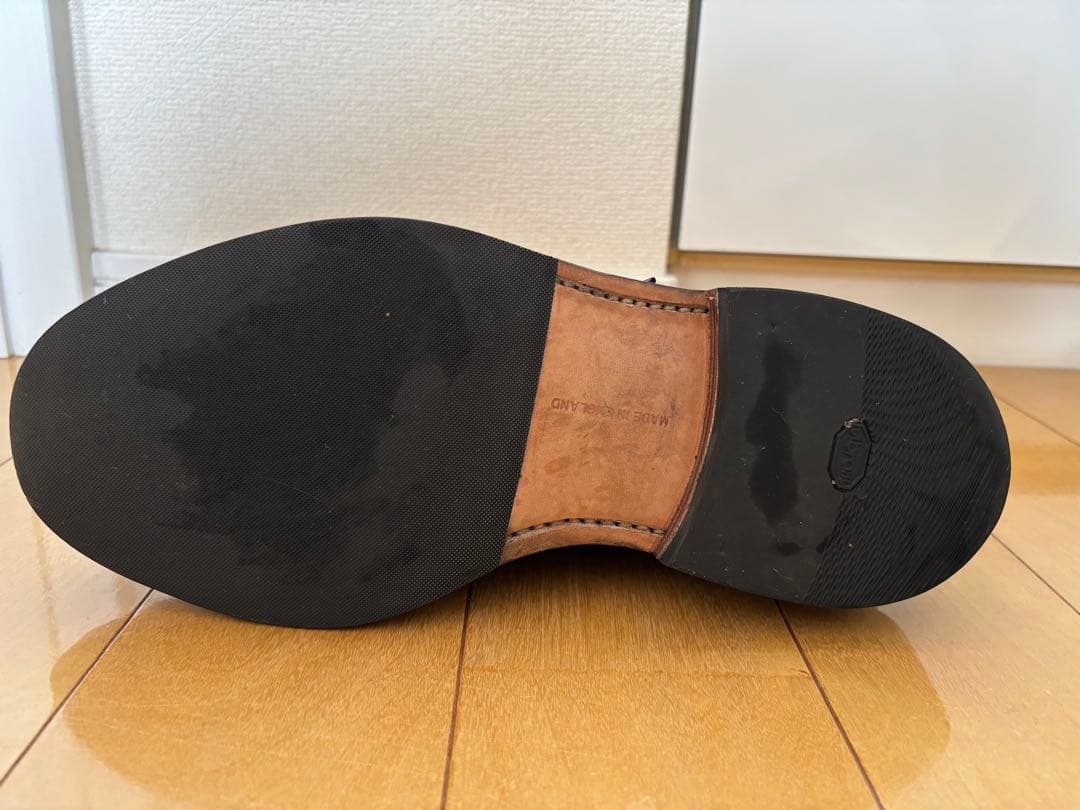 トリッカーズ黒ウィングチップ