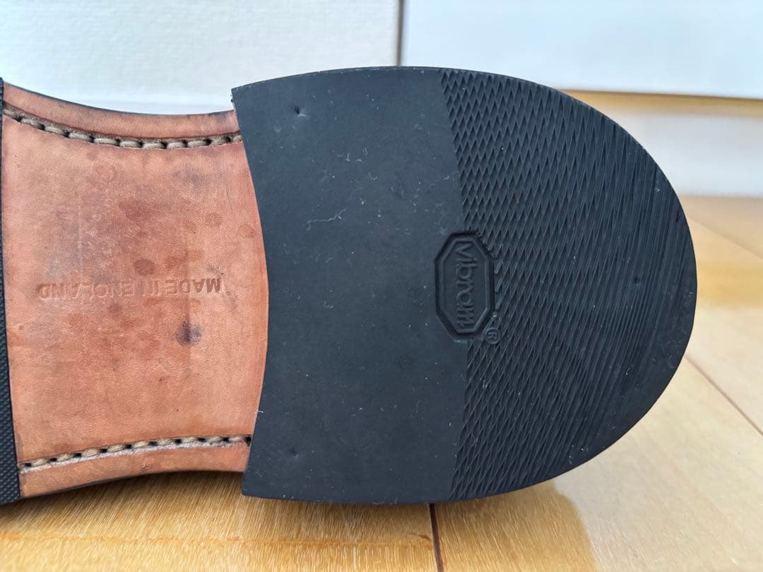 トリッカーズ黒ウィングチップ