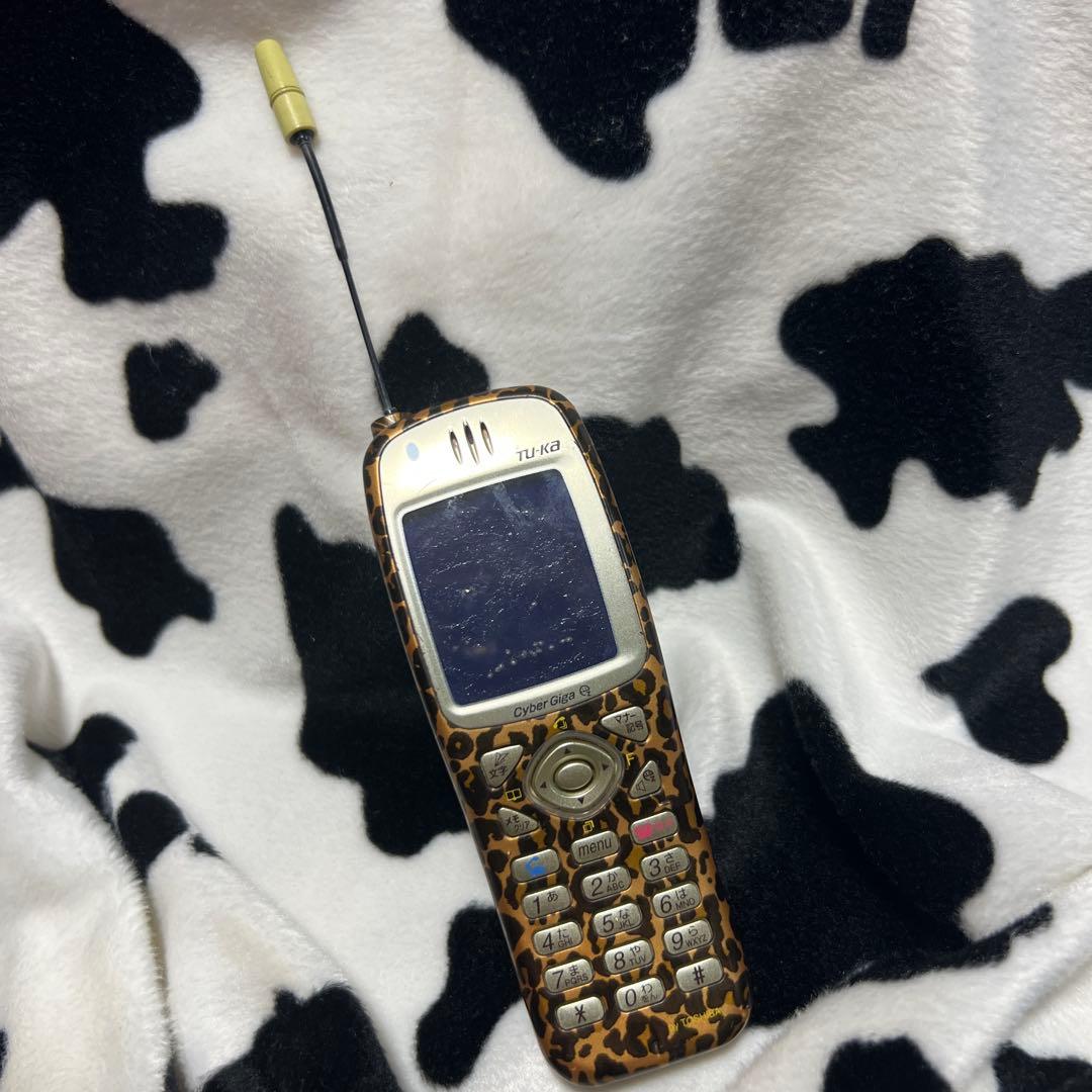 【貴重】携帯電話 TU-KA TT03Z 浜崎あゆみ モデル 激レア ジャンク