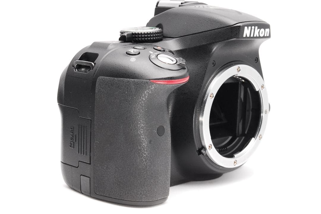 ♥ Nikon D5300 ♥新型レンズ♥初心者おすすめ♥ 一眼レフカメラ