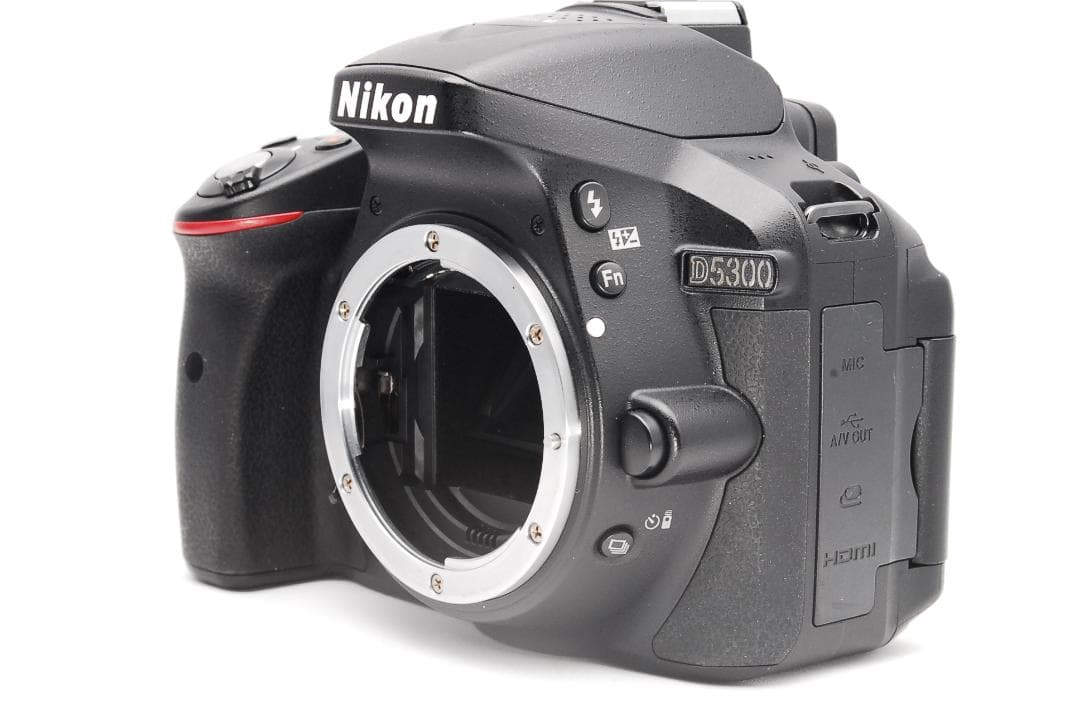 ♥ Nikon D5300 ♥新型レンズ♥初心者おすすめ♥ 一眼レフカメラ