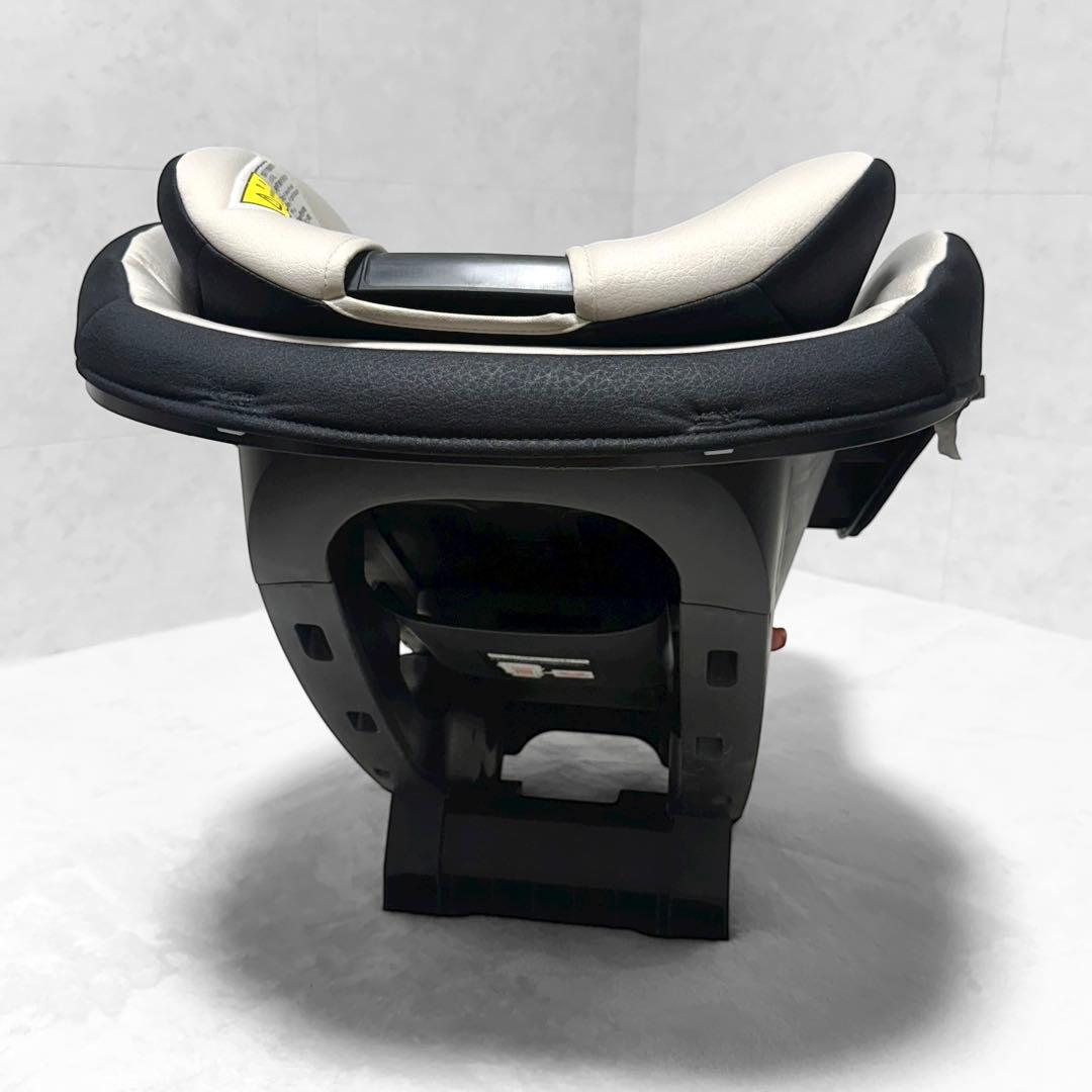 【美品】コンビマルゴットS 長く使えるチャイルドシート 新生児～7歳頃まで