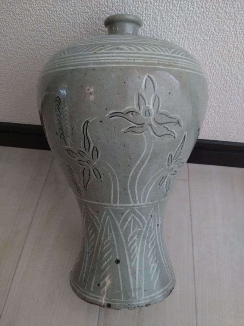 李朝　高麗青磁　白黒象嵌　朝鮮美術　梅瓶　骨董　陶芸　陶磁器　29cm高程