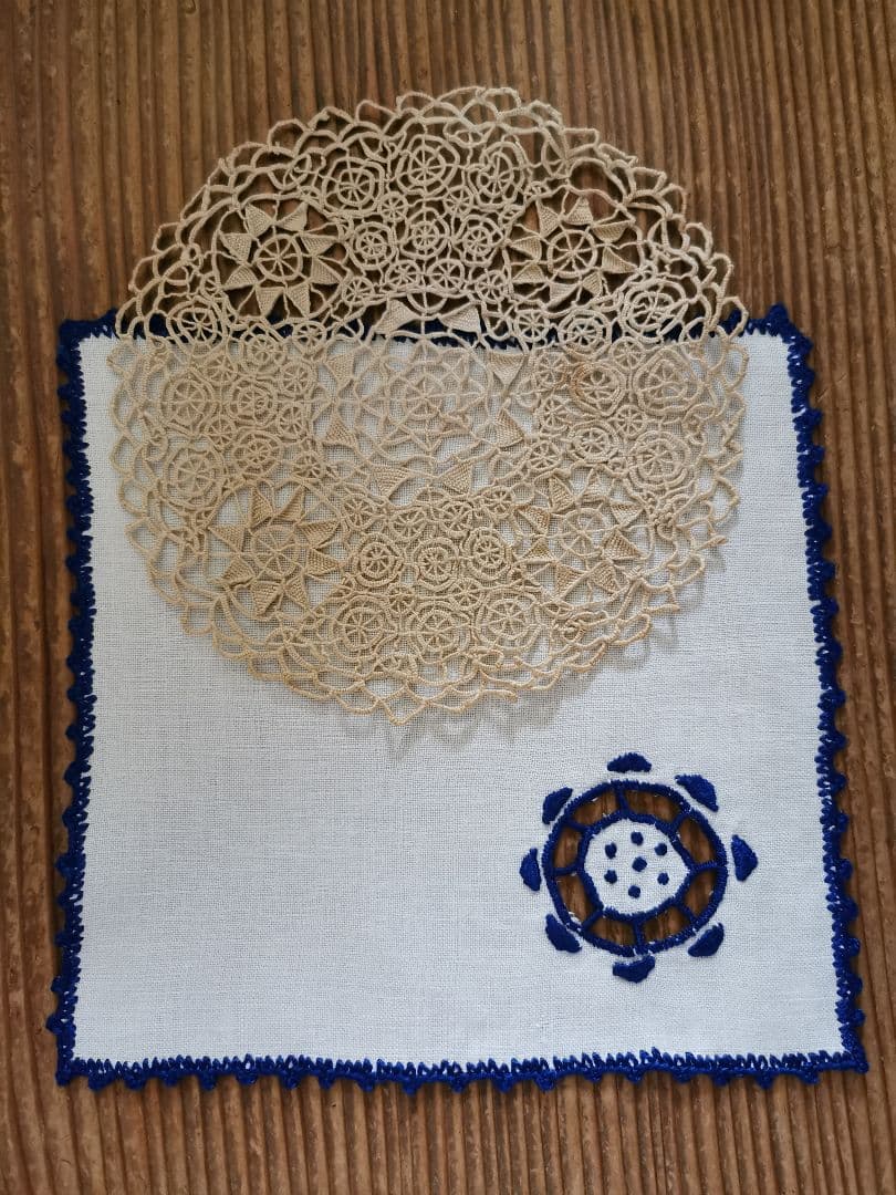 アンティーク レティセラレース 線状のニードルワーク プントインアリアドイリー