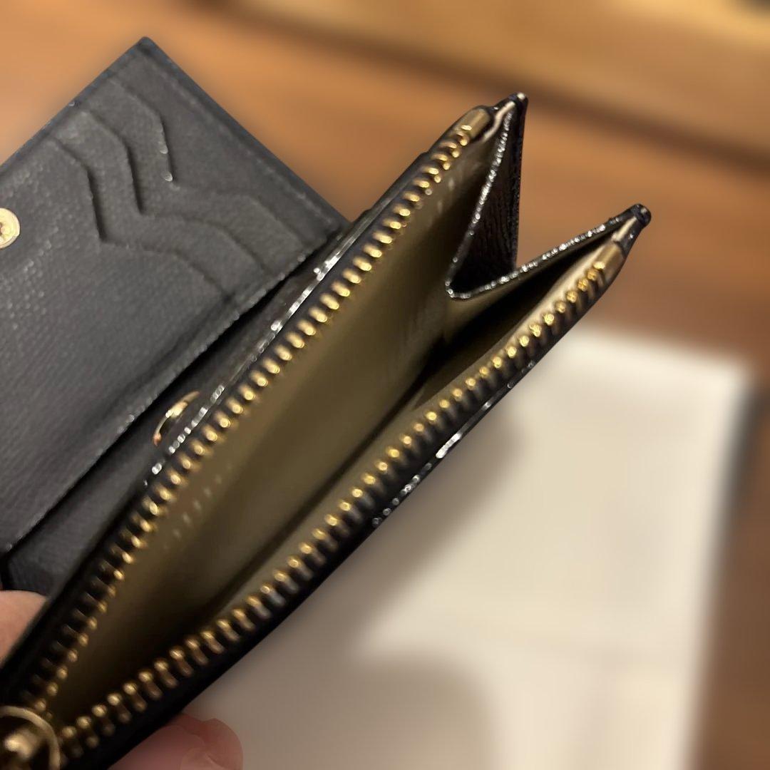 モリモツ　美品　ヴァレクストラ Valextra 小銭入れ付き財布６カード