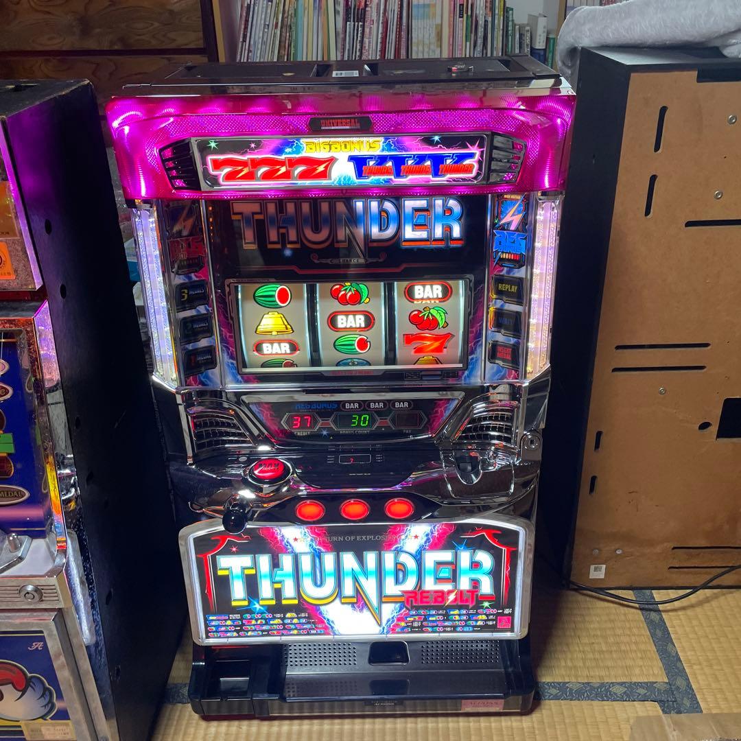 パチスロ　５号機　サンダーV　リボルト