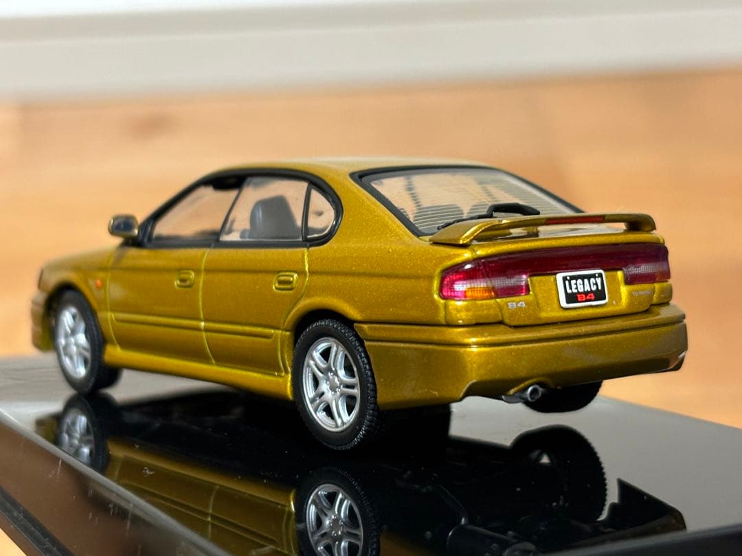 オートアート 1/43 レガシィB4 '99 ゴールド ダイキャスト製 完成品