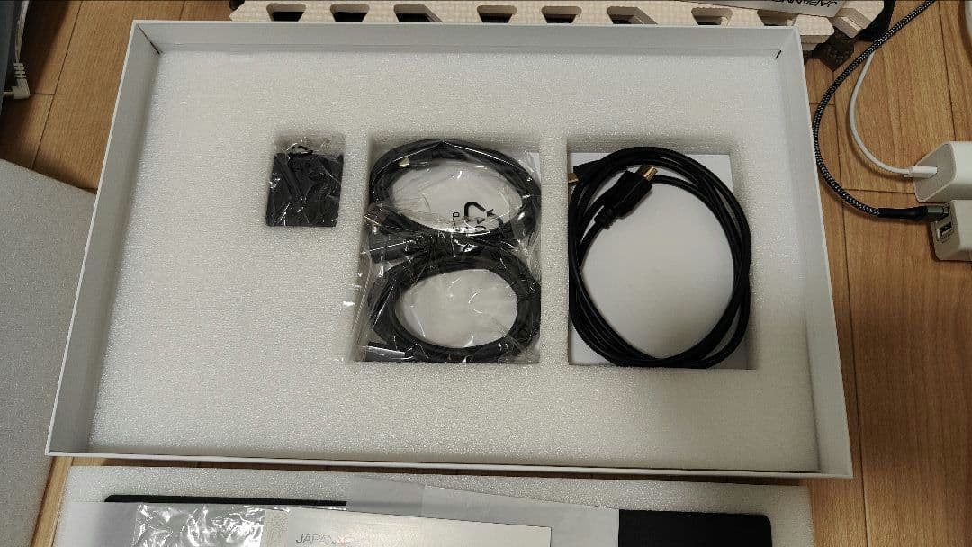 JAPANNEXT 15.6インチ 4Kモバイルモニター