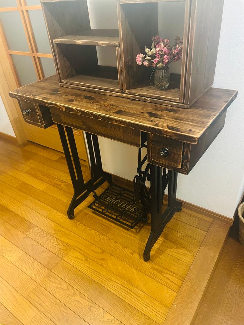 直接引き取りの場合お値下げ可　アンティークな ミシンテーブル　デスク ドレッサー