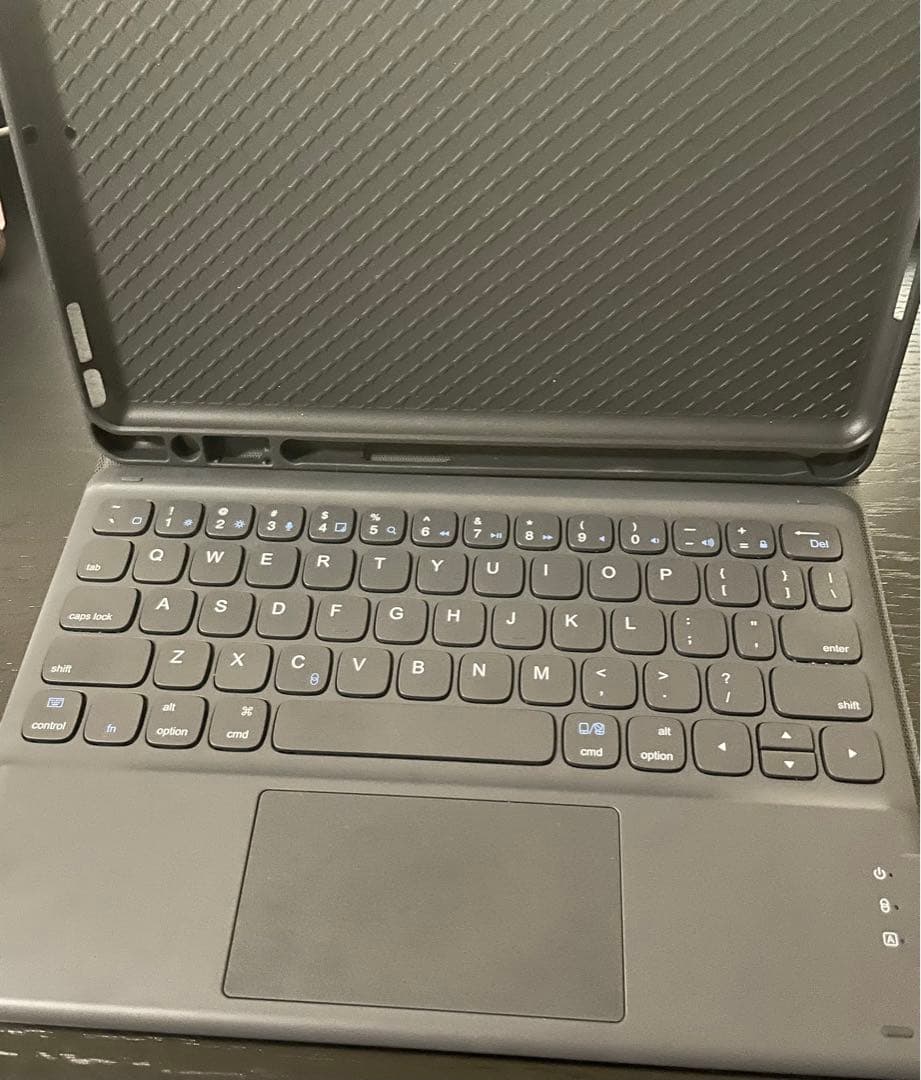 iPad第9世代（256GB）・キーボード・ケース