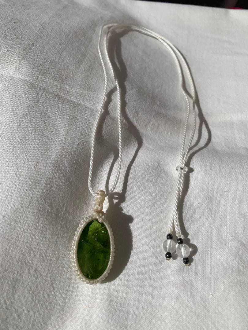 ペリドット天然石オーバルカットペンダント