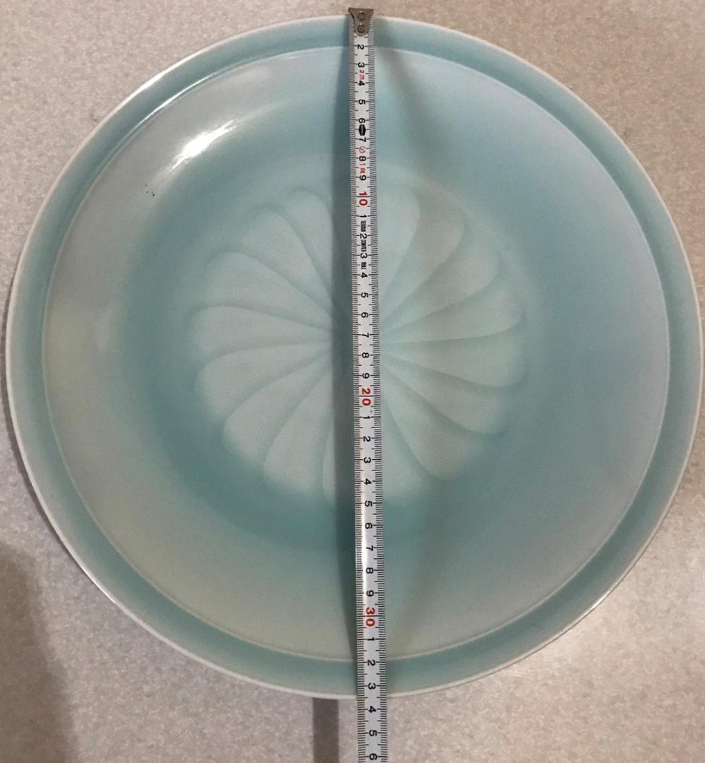 ■ 塚本快示　快山窯（人間国宝） ■　　大輪菊文高台皿　箱付き