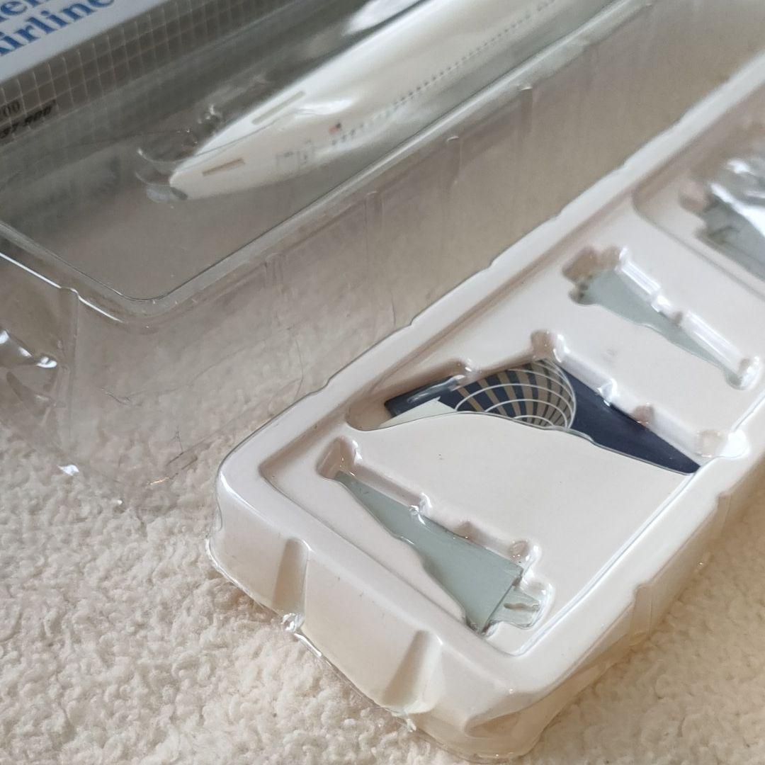 激レア品【未使用】コンチネンタル航空　1:200 737-900