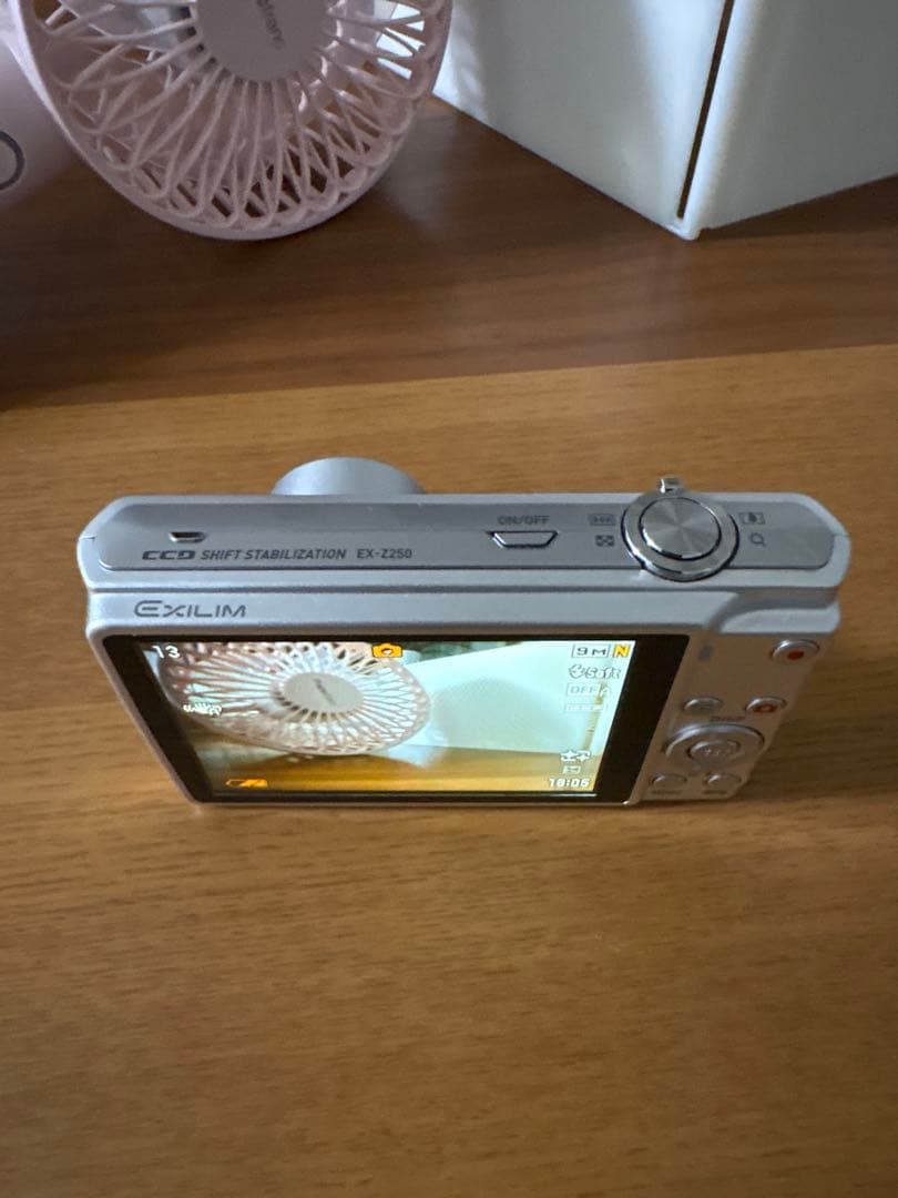 CASIO EXILIM 9.1メガピクセル デジタルカメラ