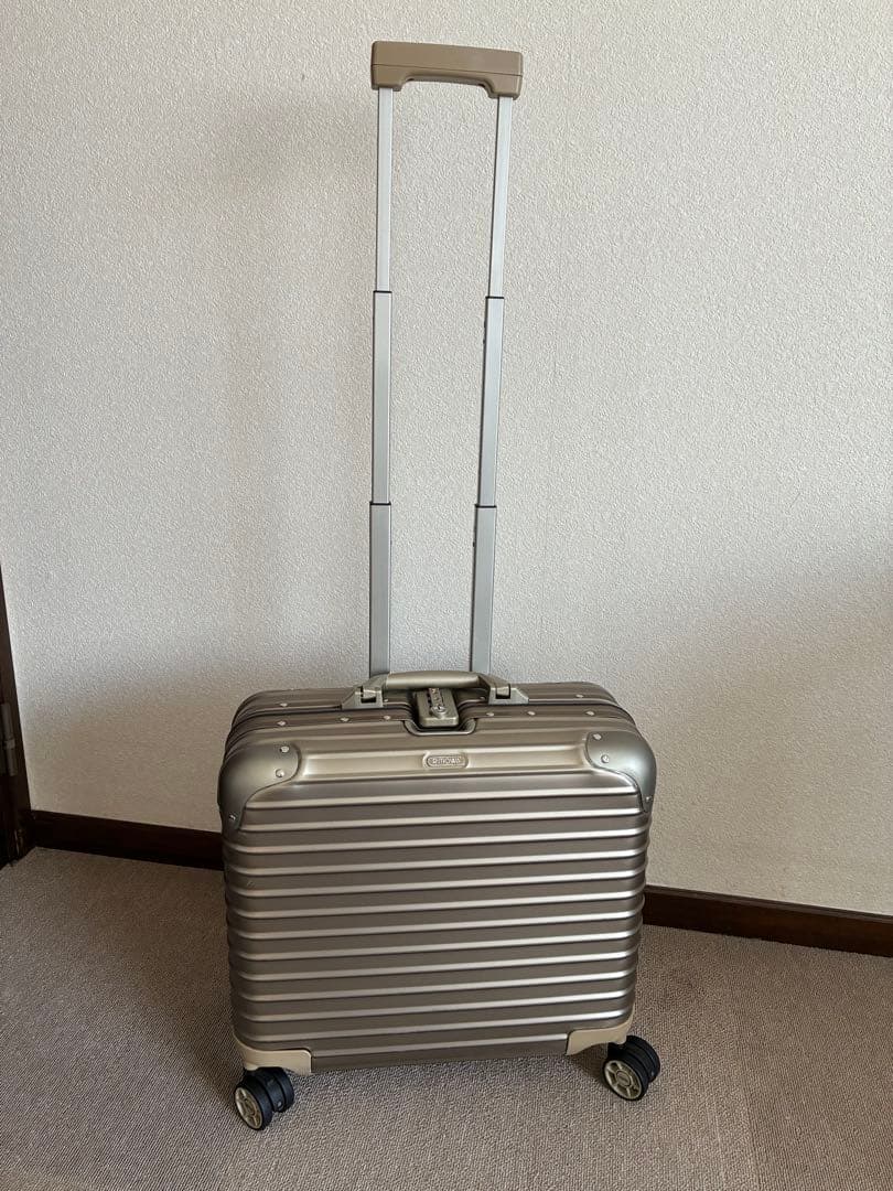 リモワ トパーズ チタニウム キャリー ケース 4輪 RIMOWA 機内持ち込み