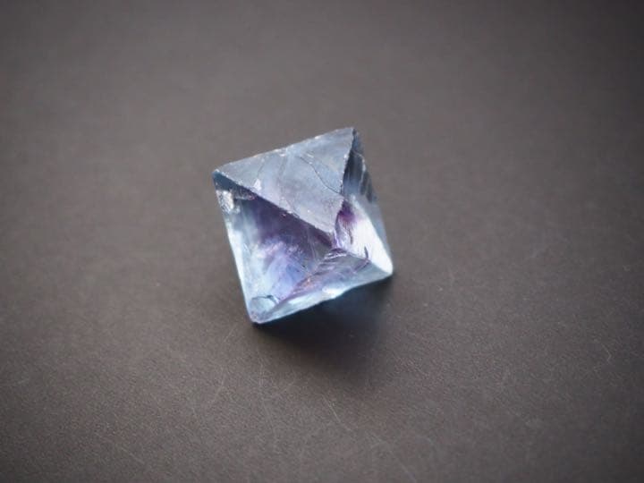 フローライト　八面体　イリノイ産　蛍石　天然石　原石　鉱物標本　鉱石 【C3】