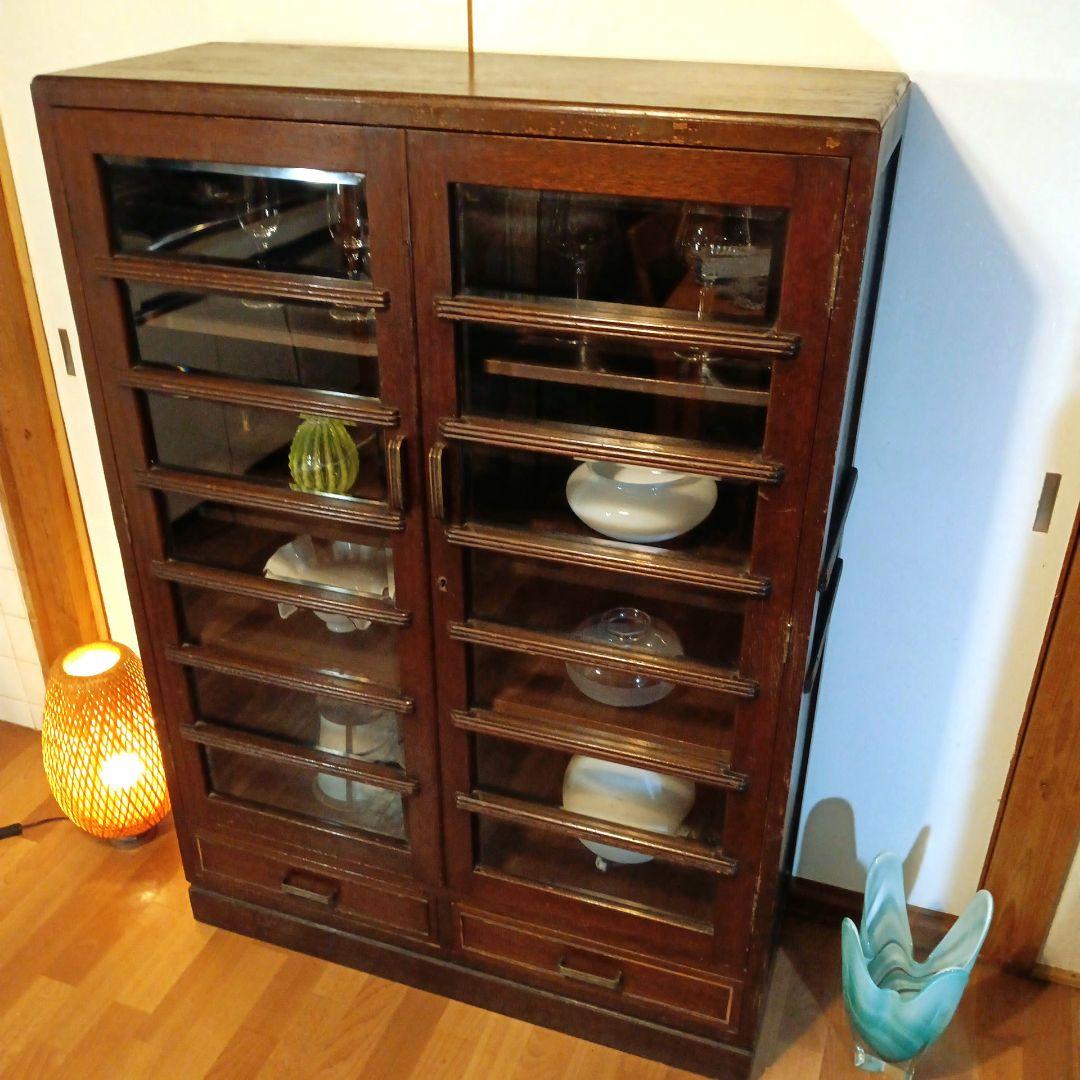 ガラス　キャビネット　本棚　箪笥　 サイドボード