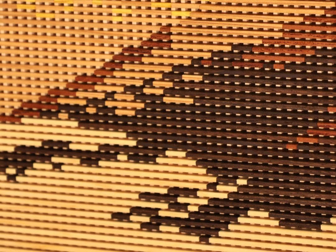 【真作】　BK277　塩澤正信 「 赤富士 」　組子工芸　希少木　黄布　タトウ