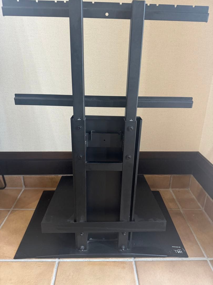 イコールズ WALL V3ロータイプ（別売り棚板付き