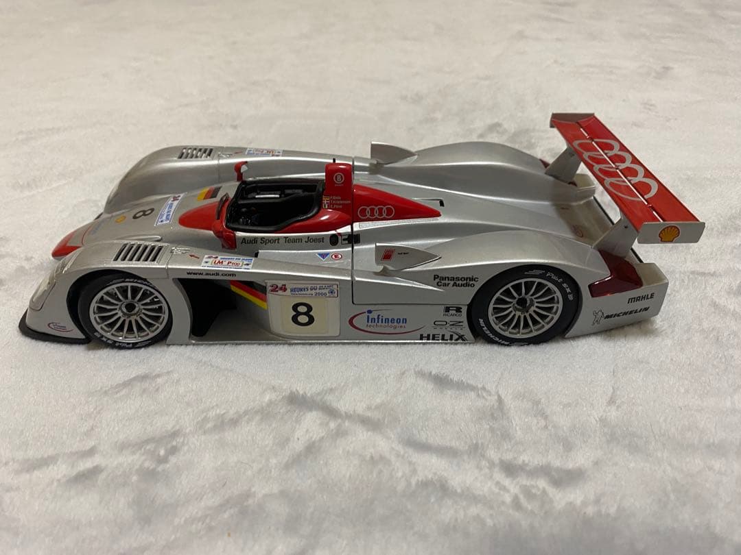 ミニカー Maisto Audi R8 Le Mans-Sieger 2000