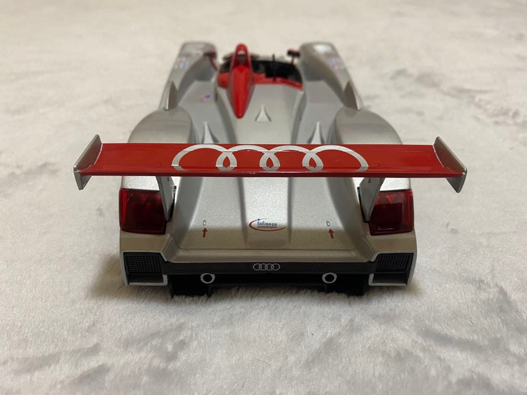 ミニカー Maisto Audi R8 Le Mans-Sieger 2000