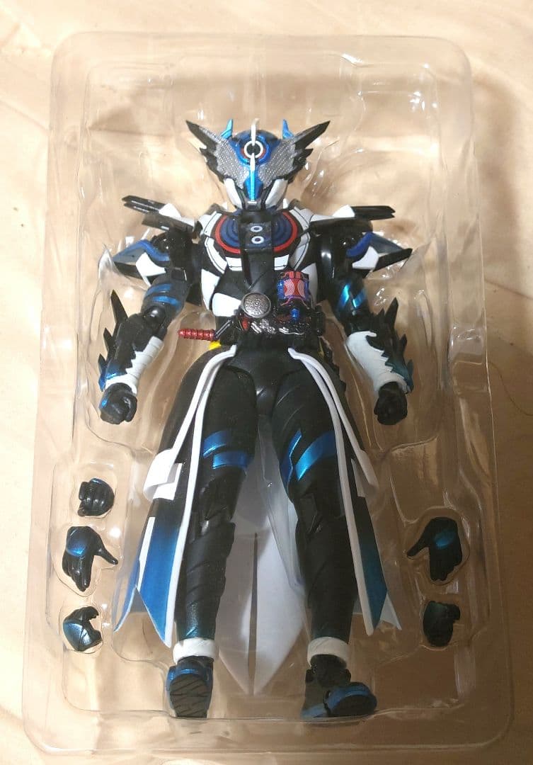 S.H.Figuarts 仮面ライダークローズエボル