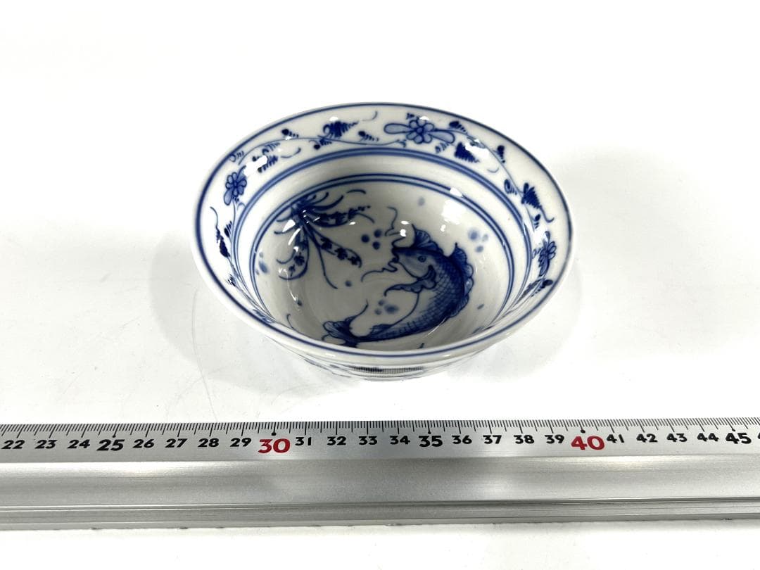 【送料無料・蔵出し】古染付茶碗　魚紋図　骨董品　手描き　茶道具　茶道