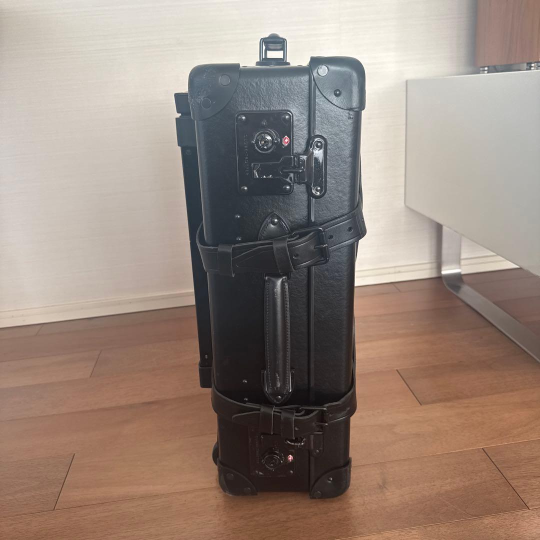 グローブトロッターブラックキャリーケース 2輪キャスター付き