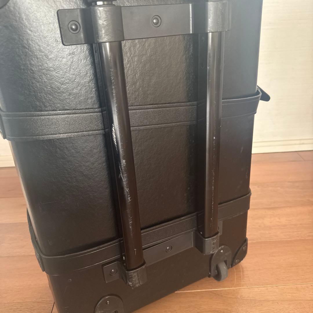 グローブトロッターブラックキャリーケース 2輪キャスター付き