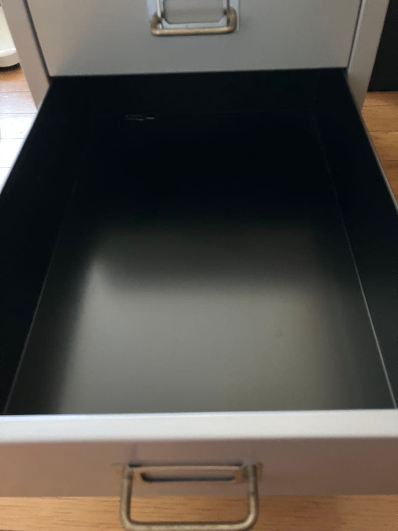 ビスレー ３段キャビネット