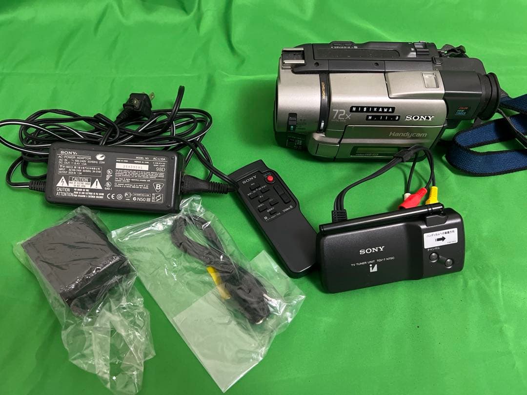 SONY 8mmテープビデオカメラ CCD-TRV825