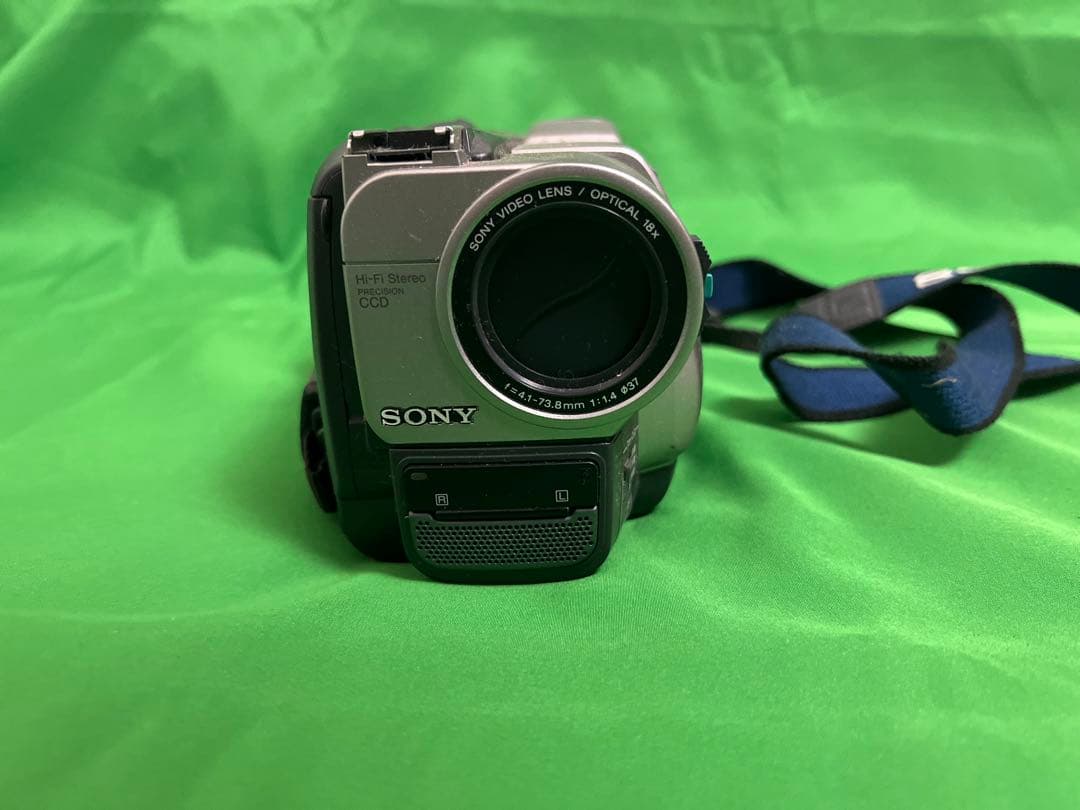 SONY 8mmテープビデオカメラ CCD-TRV825
