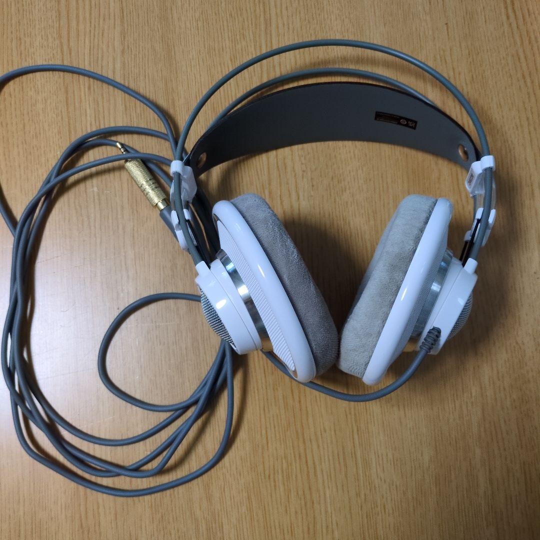 ヘッドホン AKG K701