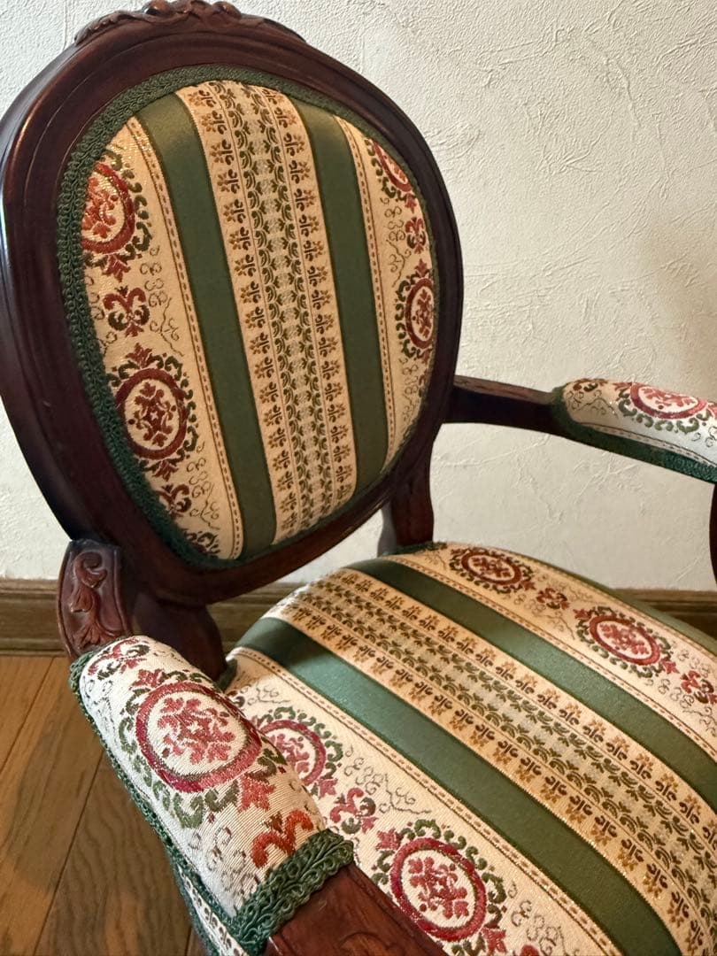 ドールチェア　クラシックアームチェア 木製 ストライプ柄　ミニチュアチェア