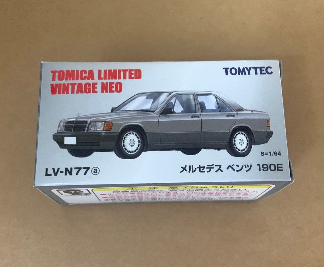 トミカ リミテッド ヴィンテージ ネオ　メルセデス ベンツ 190E　銀
