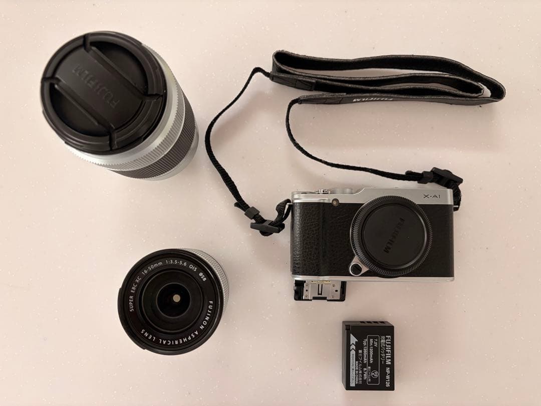 Fujifilm 富士フィルム　X-A1 ミラーレス一眼