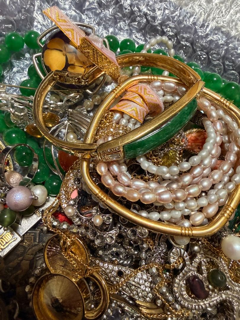 ブ*キ様 遺品整理 アクセサリー まとめ