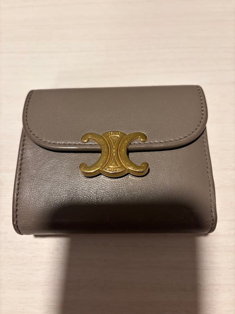 s*様 CELINE (セリーヌ) トリオンフ コンパクトウォレット グレージュ