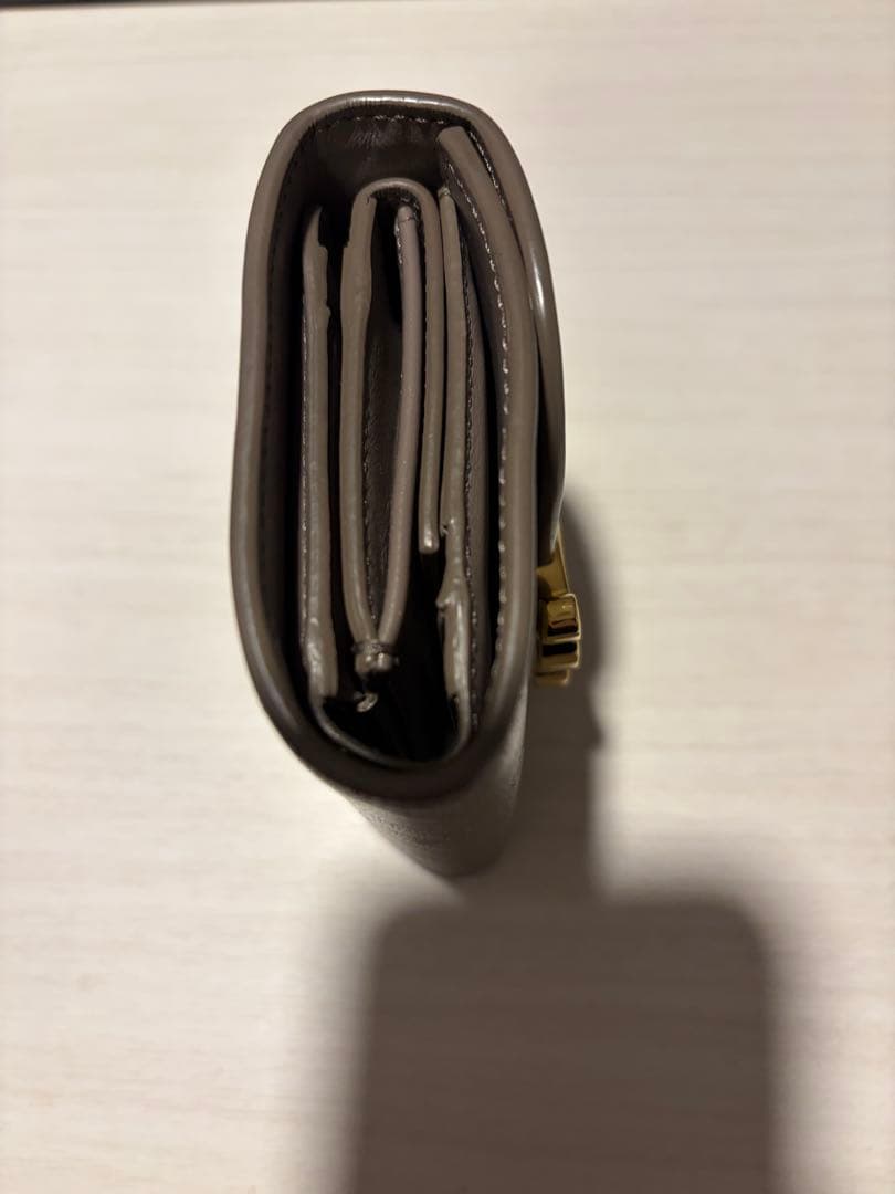 s*様 CELINE (セリーヌ) トリオンフ コンパクトウォレット グレージュ